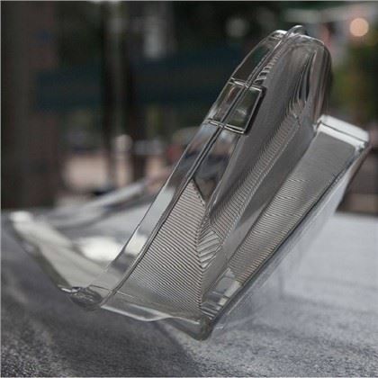 Produzione additiva di fari per auto